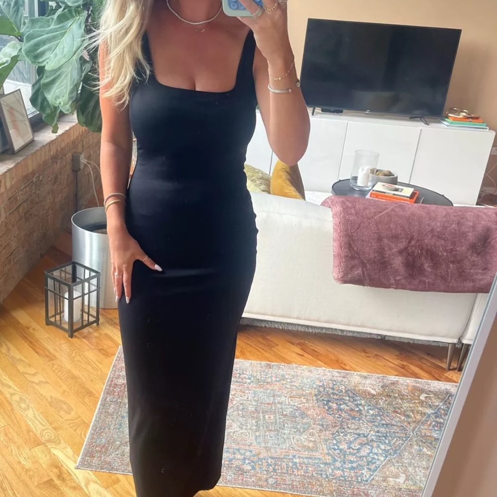 Elegant Black Sleeveless Dress